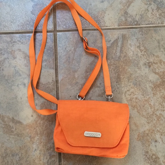 Baggallini Handbags - Authentic baggallini crossbody bag